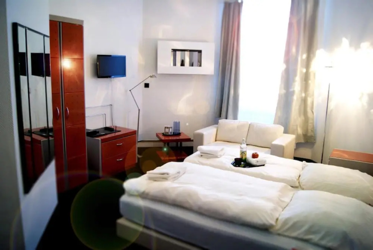 Plenus Hotel