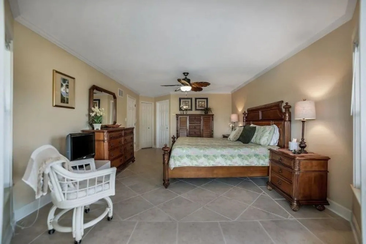 Lamplighter Ct Home