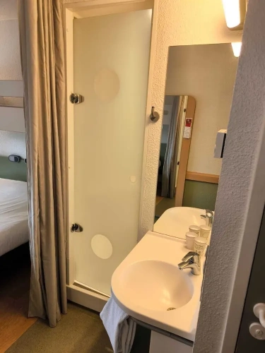 Economy Triple room