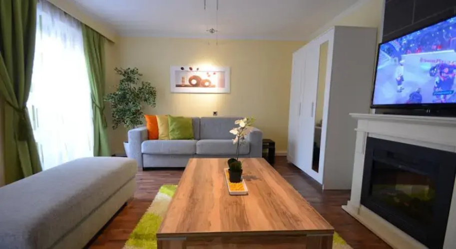 4 Seasons Holiday House