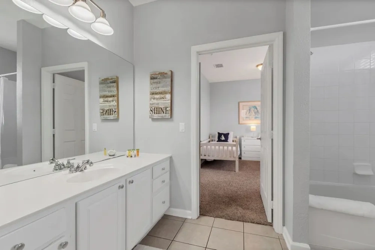 3 Bedrooms Apartment