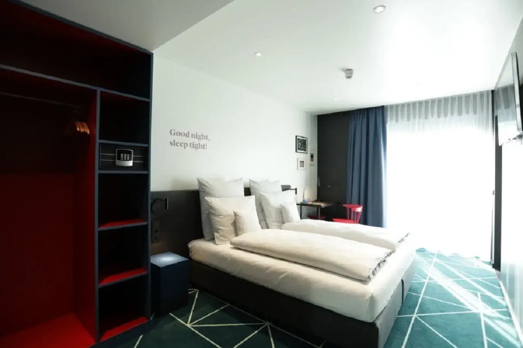 sander Hotel