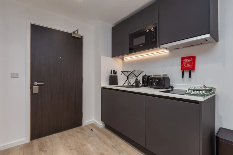Spacious City Studio