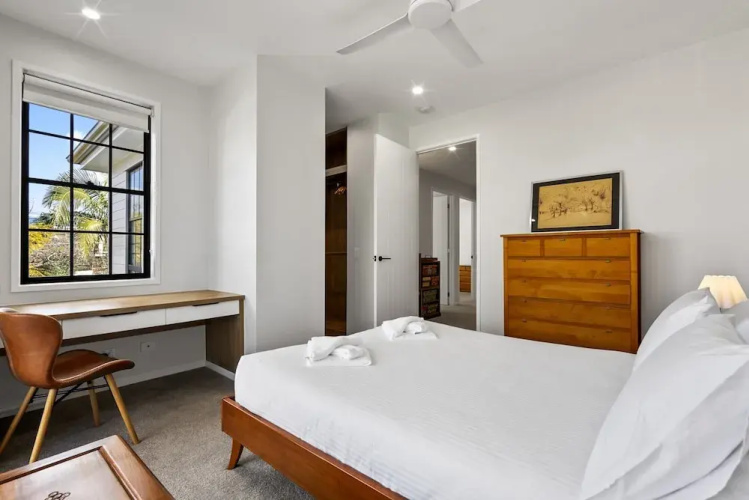 Spacious 3-bed Clayfield House With Patio and BBQ