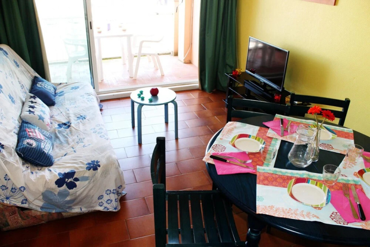253-apartamento con Piscinas Comunitarias