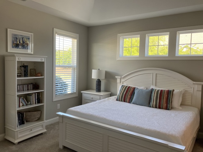 #2209 2 Bedroom Cottage by RedAwning
