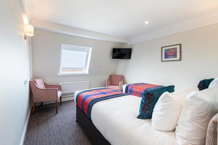 Standard Twin room with sea view