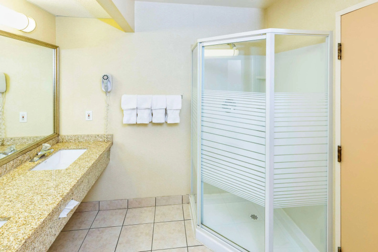Comfort Inn & Suites Downtown Edmonton photo 10