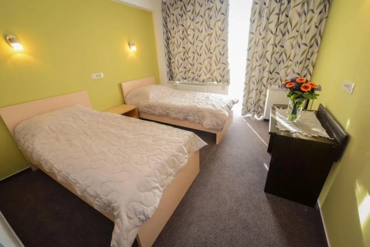 Standard Twin room with balcony