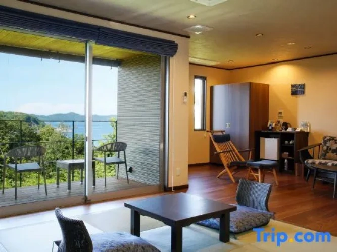 Standard Twin room with ocean view