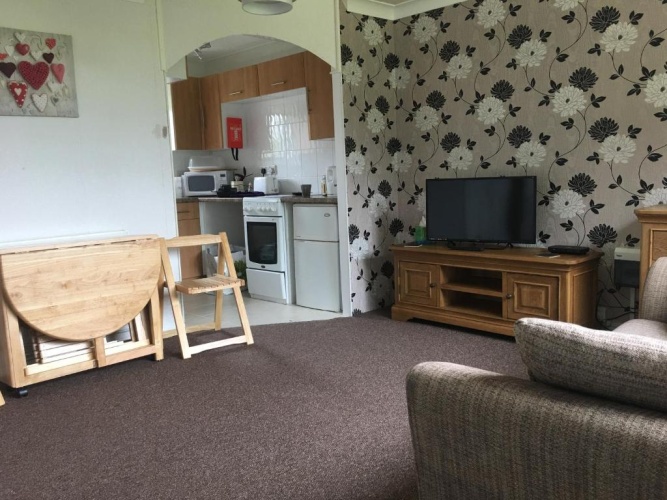 2 Bedrooms Chalet