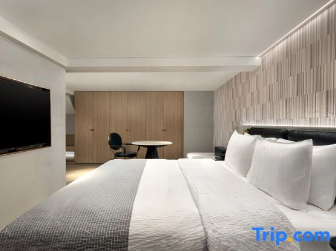 Deluxe Duplex Suite
