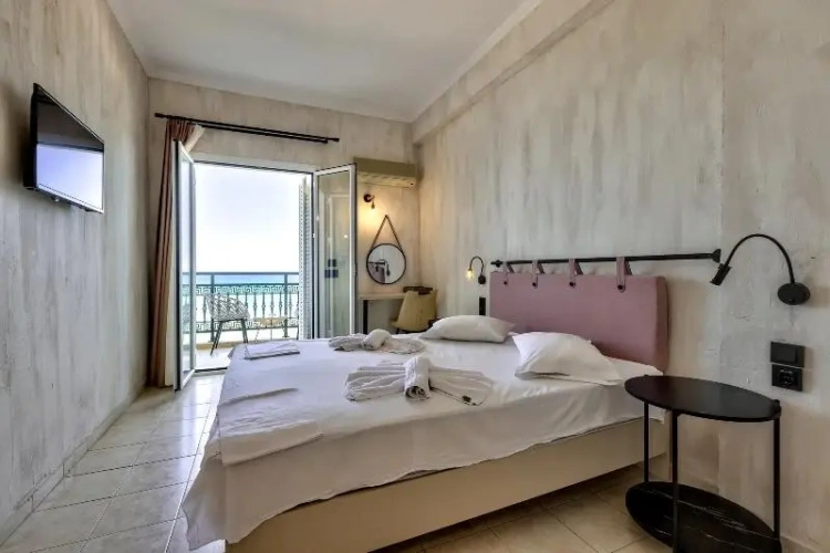 Standard Double room with balcony and with sea view