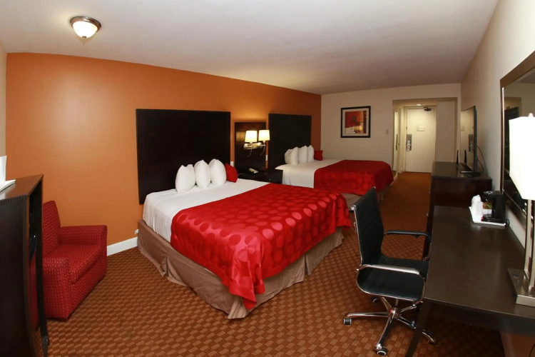 Ramada by Wyndham Fresno North