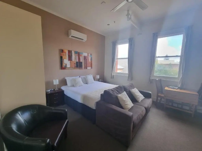 Deluxe Suite