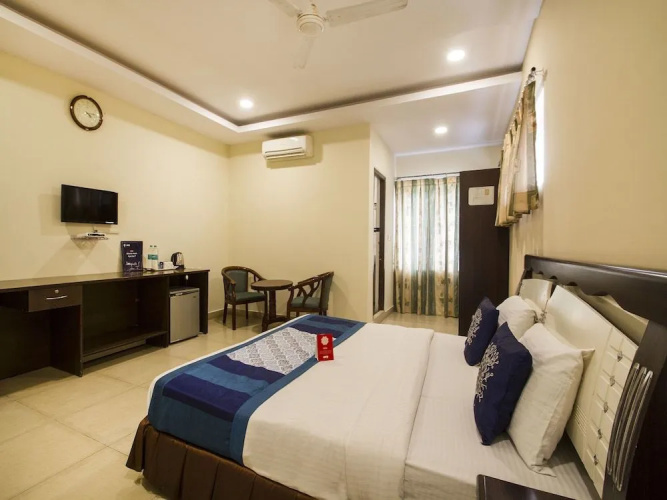 Sravya Compact Residency by OYO Rooms
