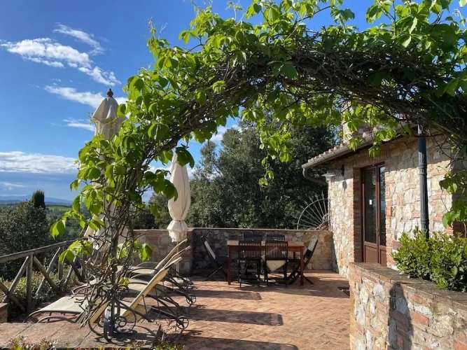 3 Bedrooms Superior Apartment with land view