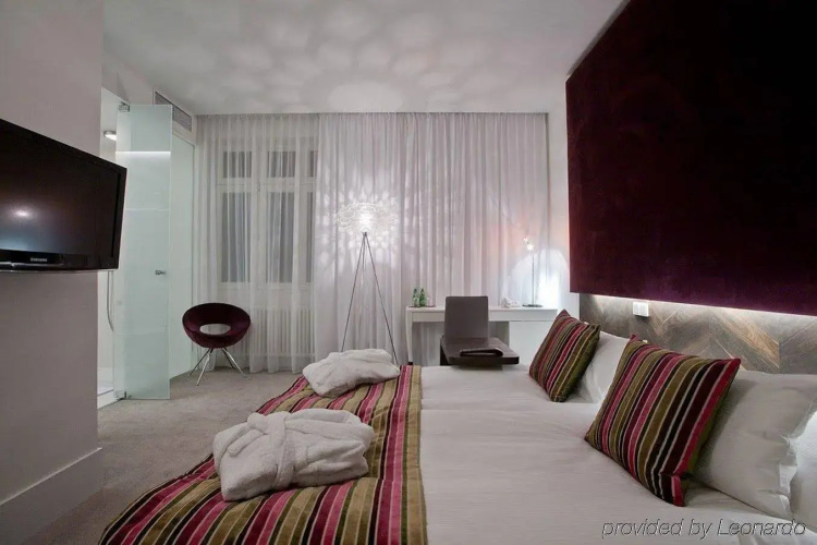 Platinum Residence Boutique Hotel
