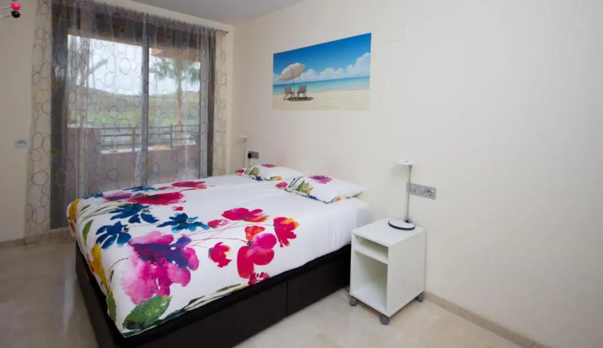 Spacious two bedroom apartment 1012