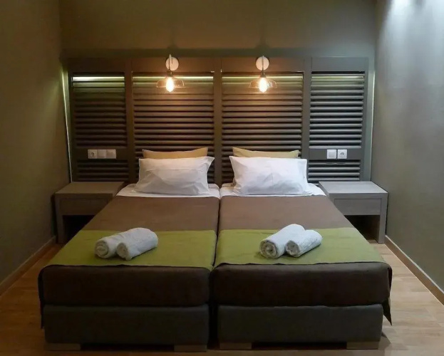 Ampoulos Rooms & Apartments