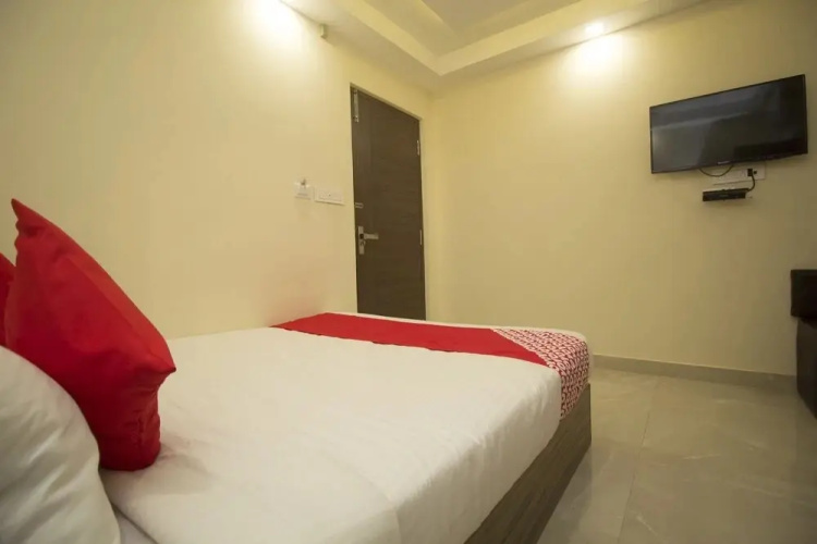 Silver Crescent By OYO Rooms