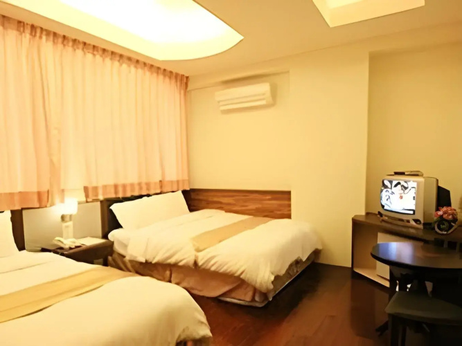 Ri Yue Hu Pan Hotel