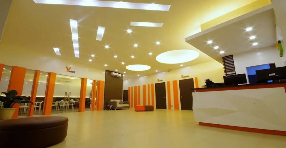 Yhotel