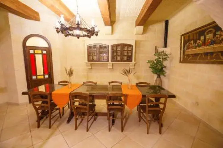 Ta Tumasa Farmhouse