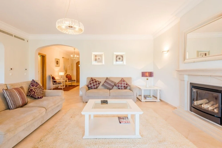 4 Bedrooms Villa with balcony and with golf view