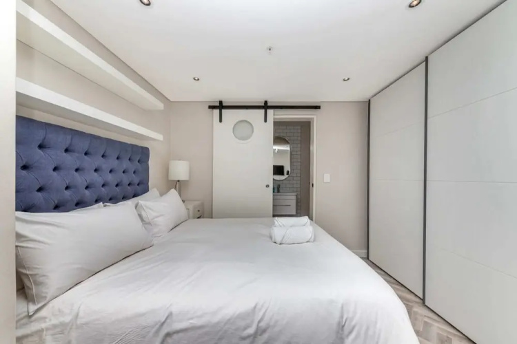 Stylish Minimalist Studio in Central Cape Town