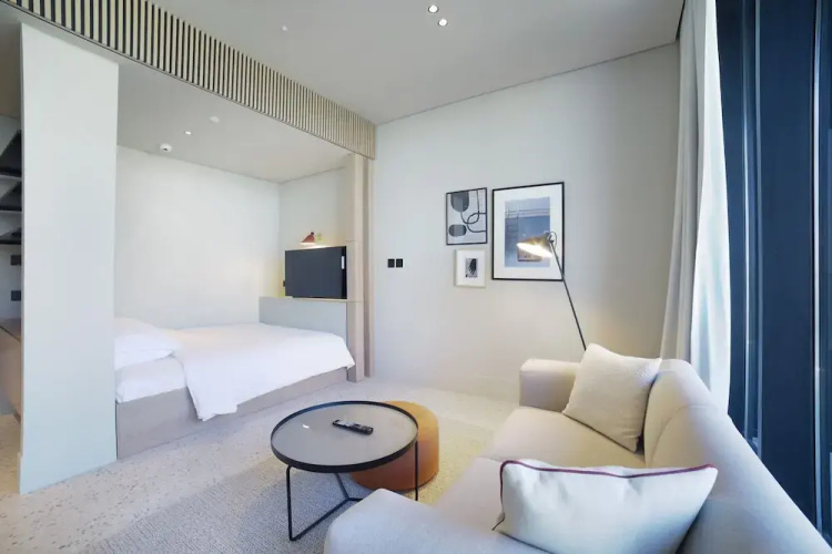 Modern Executive Studio Burj View Upside Living