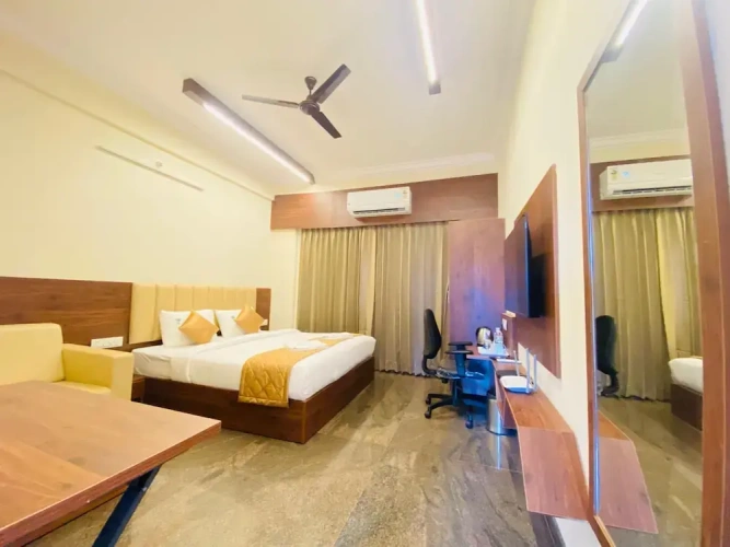 Superior Double room with city view
