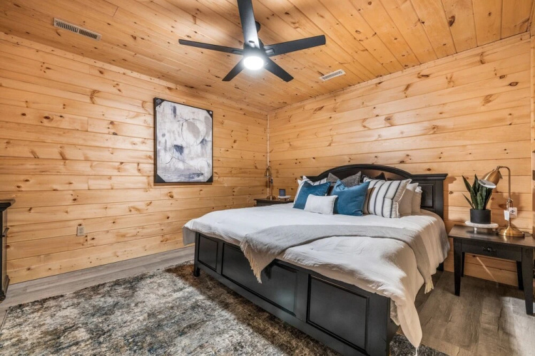 Luxe Lodge 1 Bedroom Home by Redawning