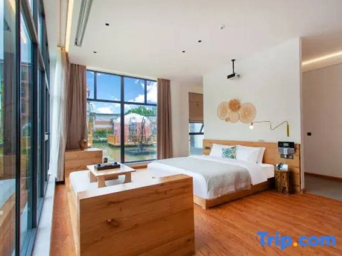 Standard Double room with city view