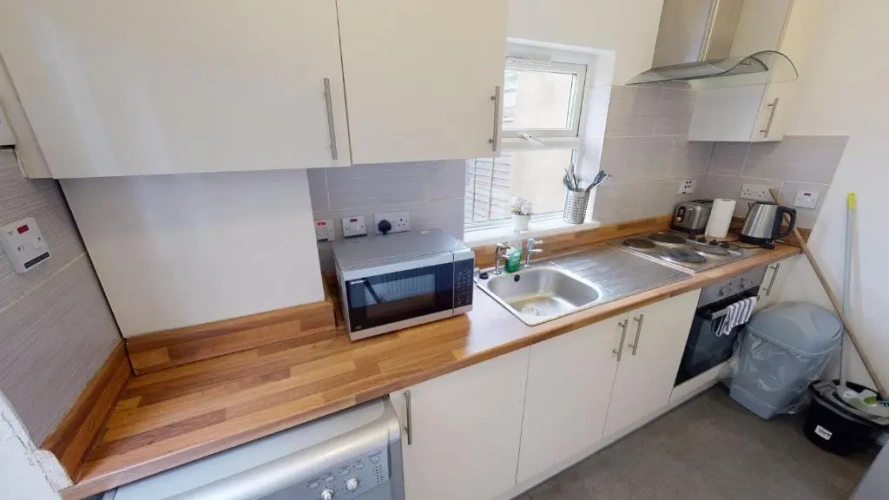 2 Bedrooms Apartment