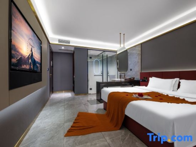 Standard room with river view