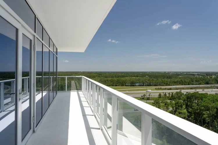 1 Bedroom Luxury Suite with balcony