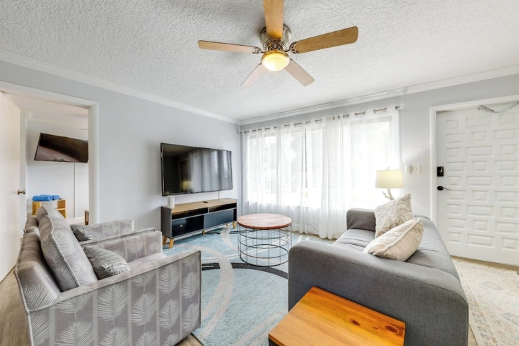 4 Mi to Ocean: Family Getaway in Pompano Beach!