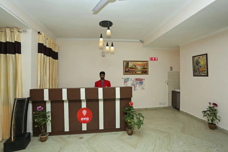 OYO 8438 DSR Residency