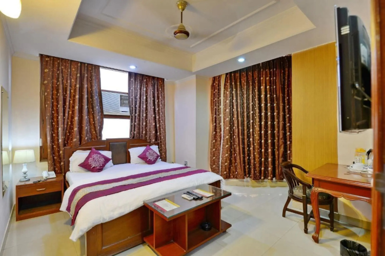 Kashish Residency & Banquet