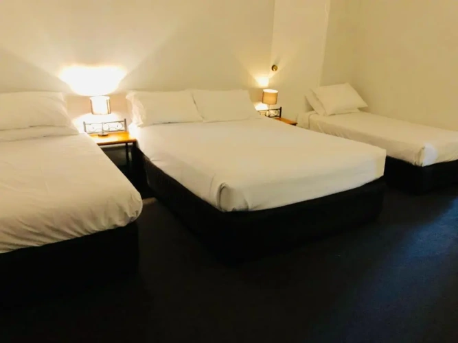 Standard Triple room