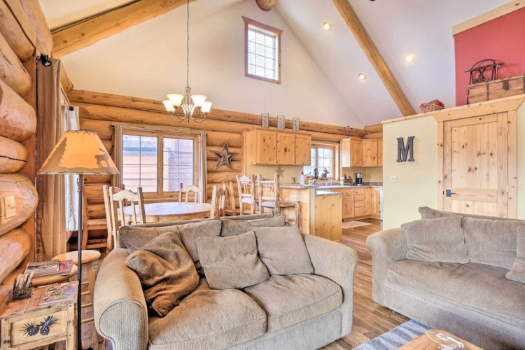 Mountain Views & Fire Pit: Granby Retreat!