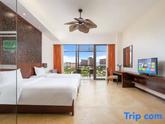 Standard Twin room with balcony and with pool view