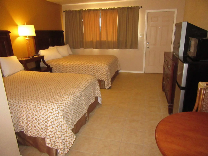 El Patio Inn