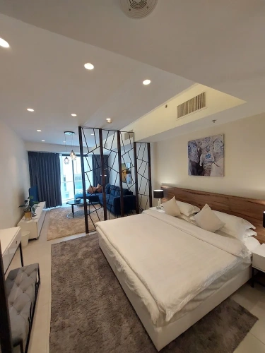 Deluxe Studio