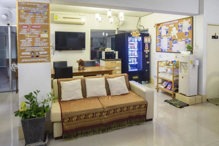 Gems Park Apartment
