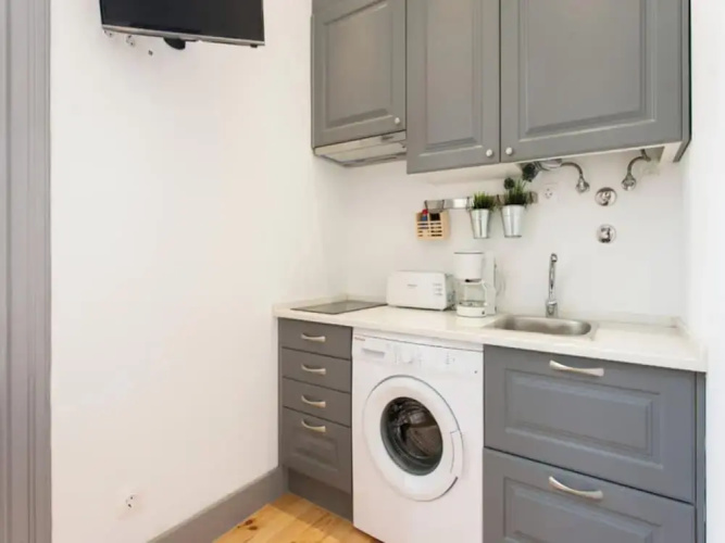 Studio Apartment Located Central Lisbon