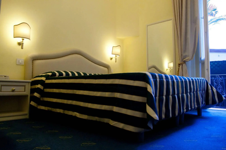 Hotel Navy