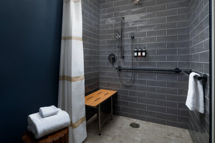 Standard Double room with city view