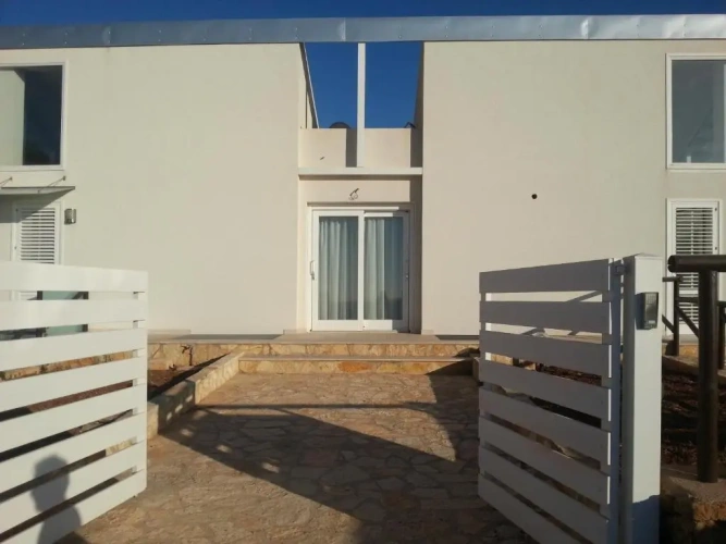 3 Bedrooms Cottage